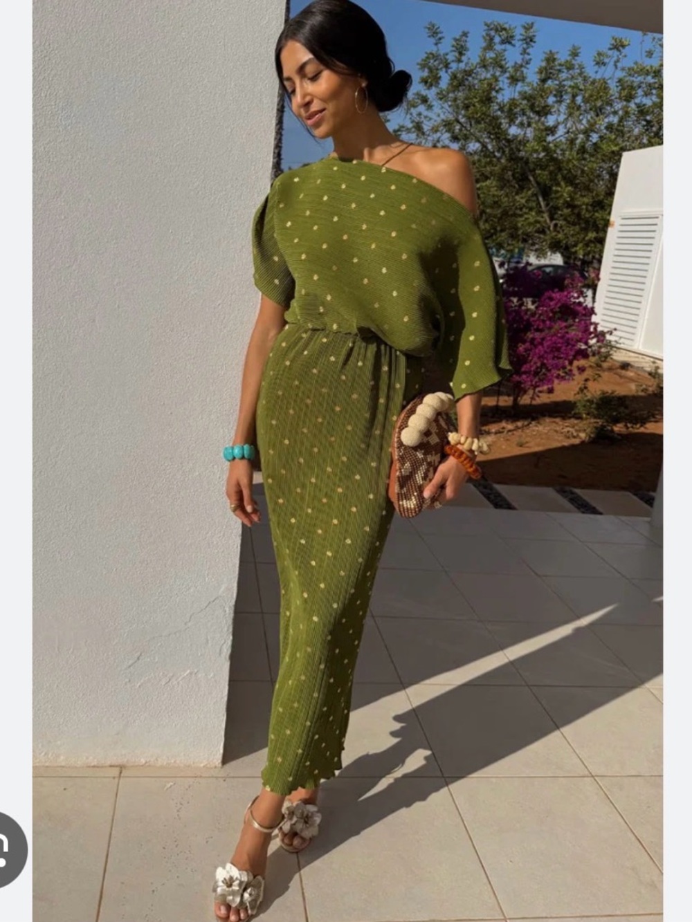 EUC Never Fully Dressed Green and gold off the Shoulder Tilly Plisse Maxi Dress